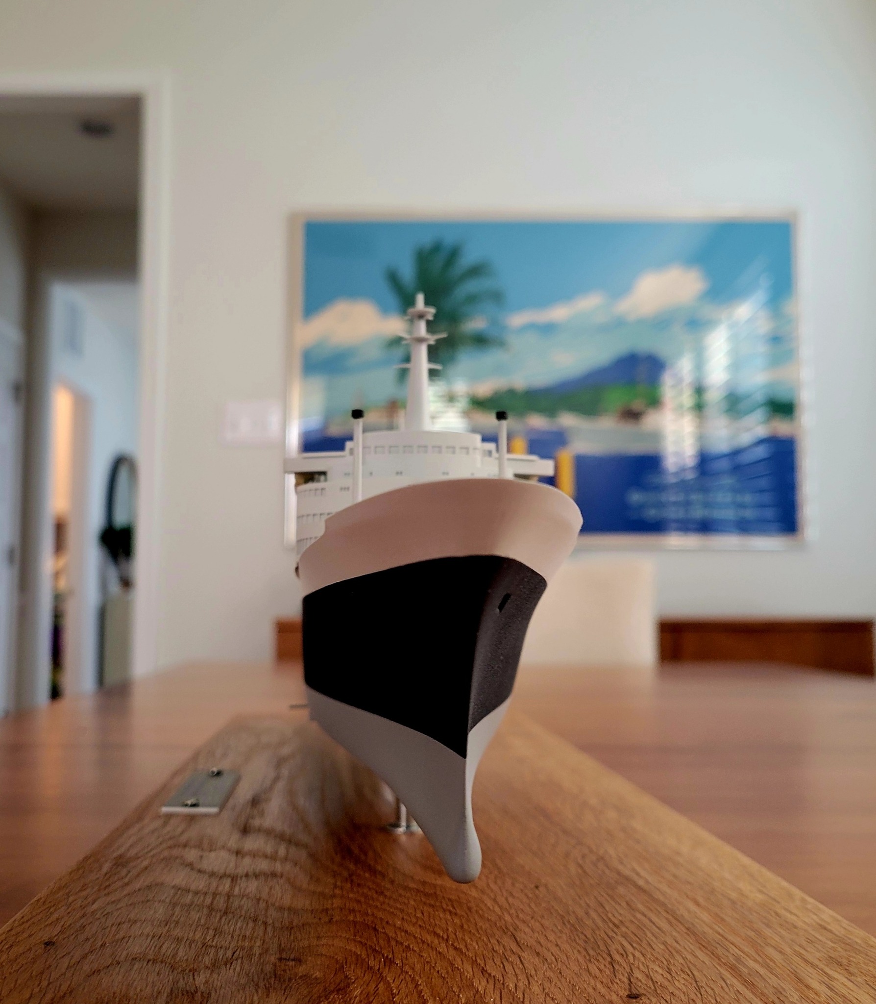 Bow view of the 1:400 SS Rotterdam V scale model, highlighting the ship’s front design and craftsmanship